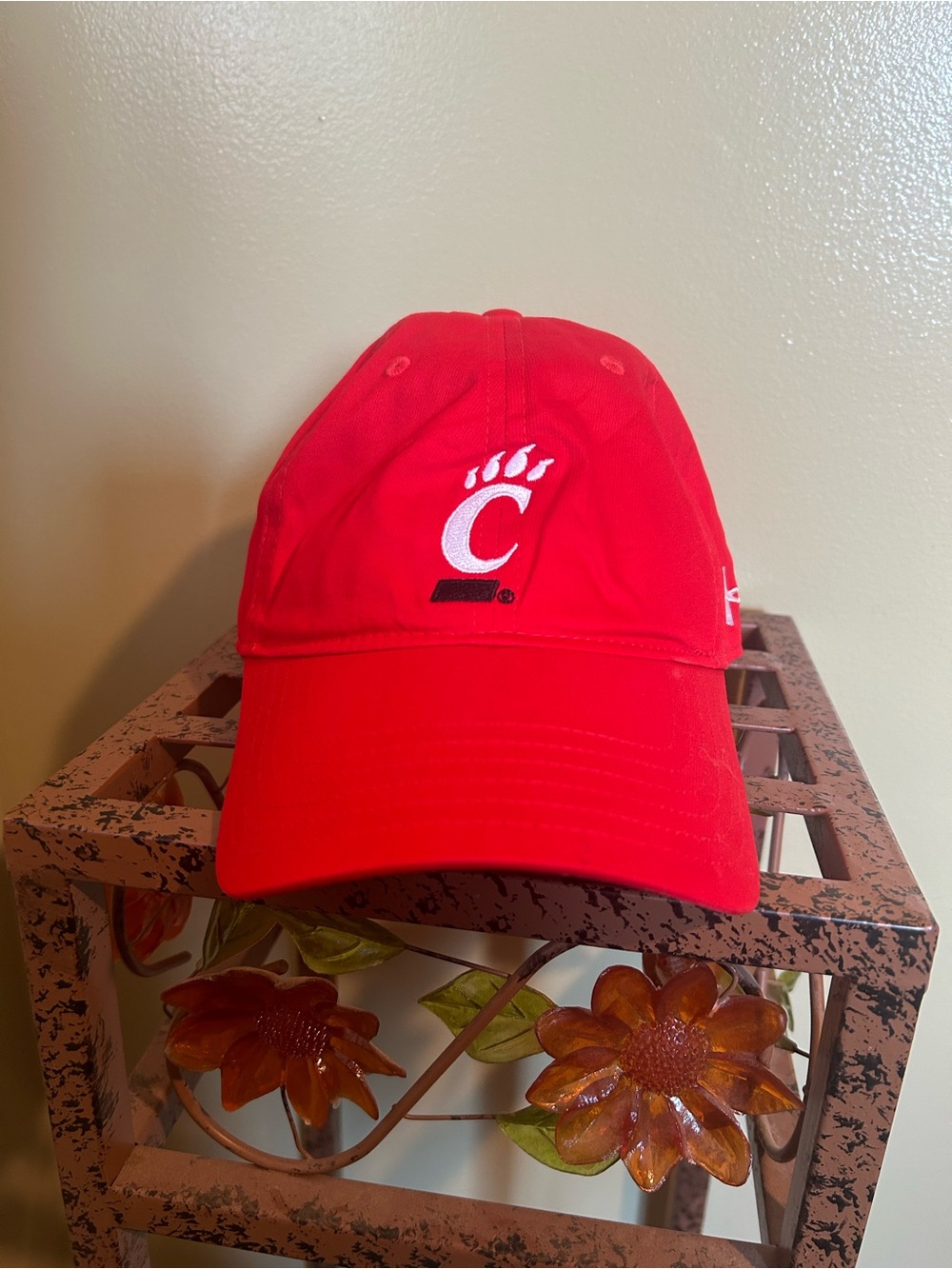 Under Armour Cincinnati Bearcats Hat Cap UA Free Fit Red Adjustable OSFA NCAA